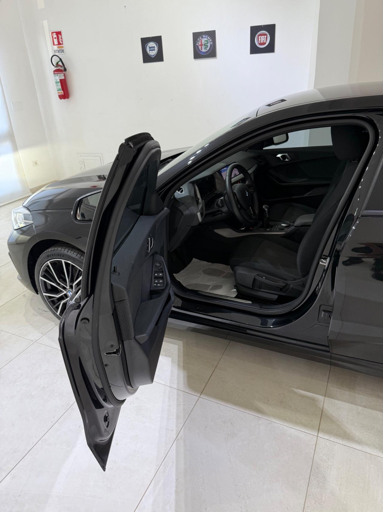 Bmw 116 116d SPORT 5p. TOTAL BLACK FARI E STOP FULL LED