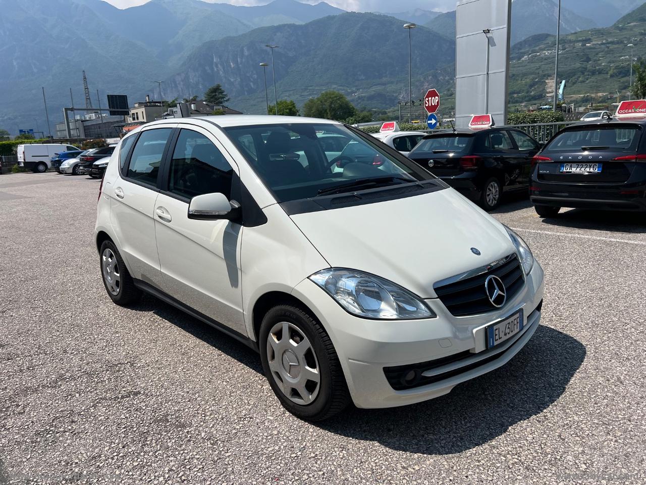 MERCEDES-BENZ A 160 BlueEFFICIENCY Premium