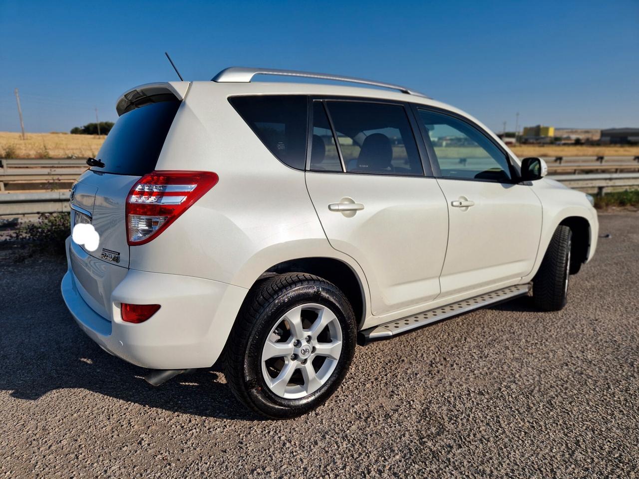 Toyota RAV 4 RAV4 Crossover 2.2 D-4D 150 CV Lounge