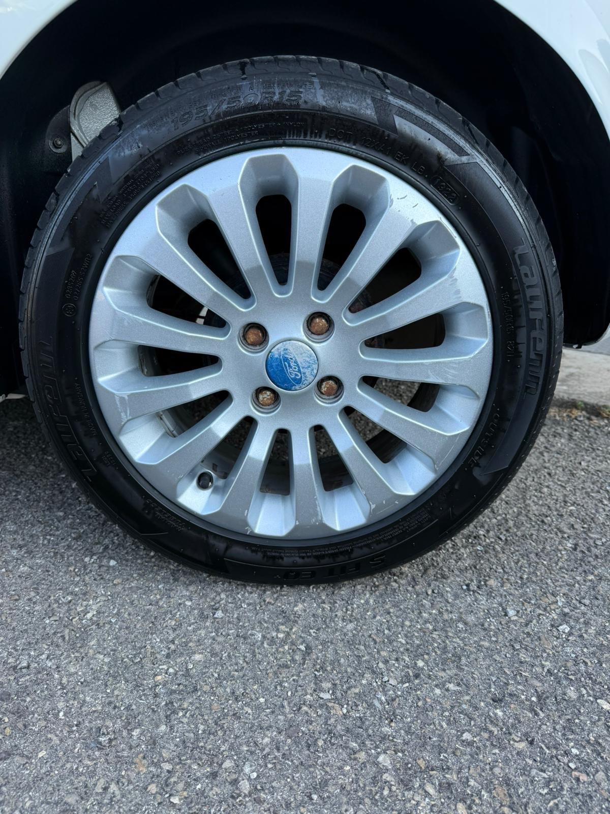 Ford Ka - NEOPATENTATI-UNICO PROPRIETARIO