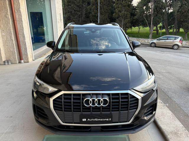 AUDI Q3 35 2.0 TDI S tronic quattro Business COCKPIT
