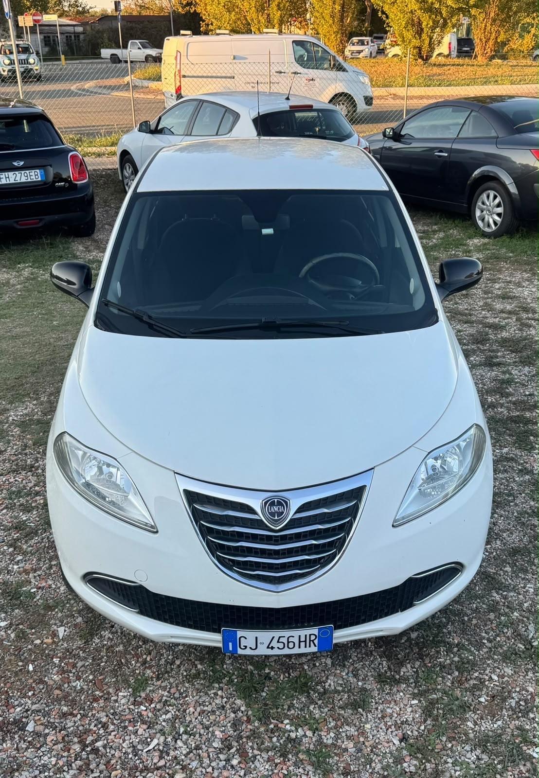 Lancia Ypsilon 0.9 TwinAir 85 CV 5 porte Metano Ecochic Gold