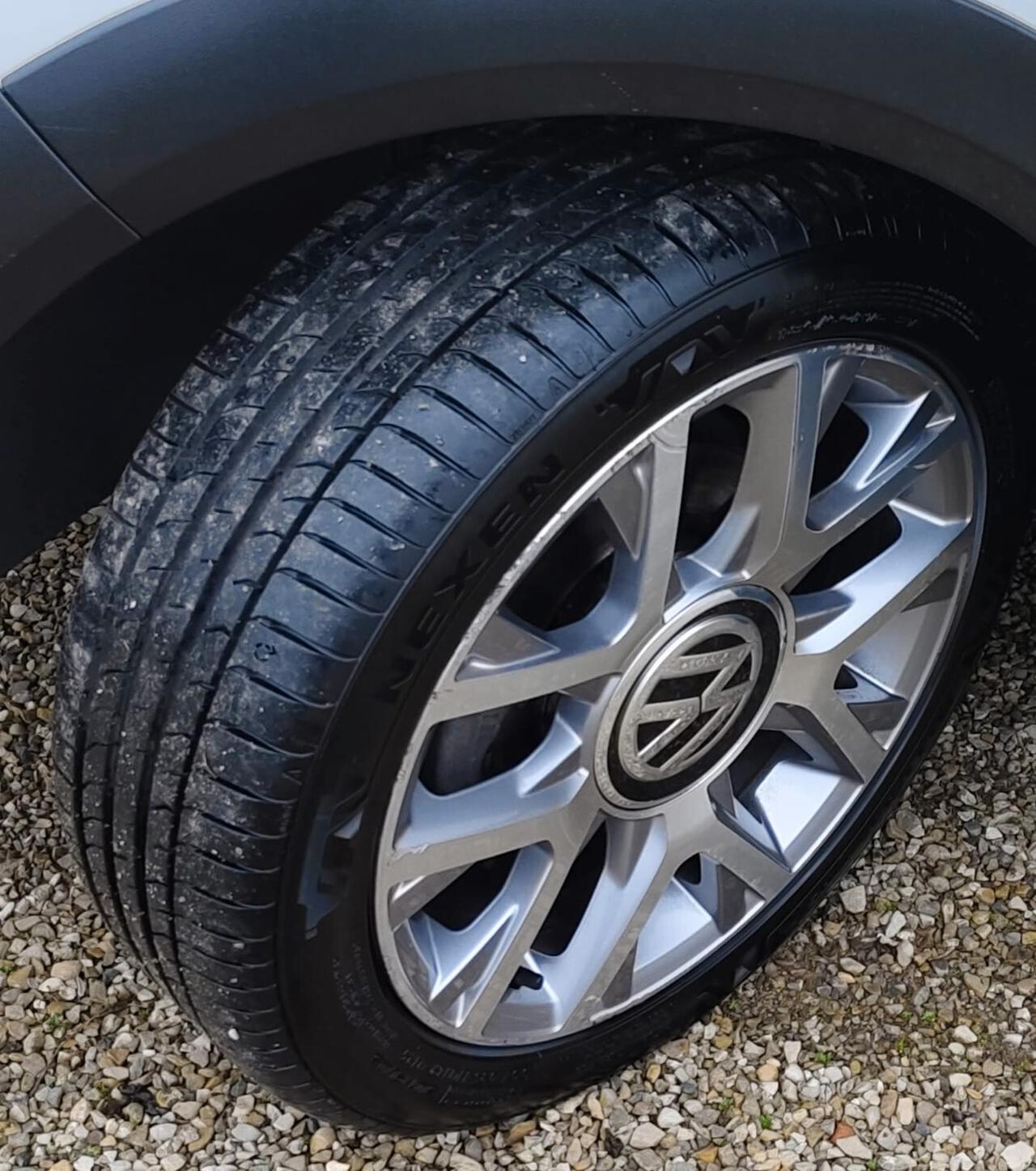 Volkswagen up! 1.0 75 CV 5p. cross