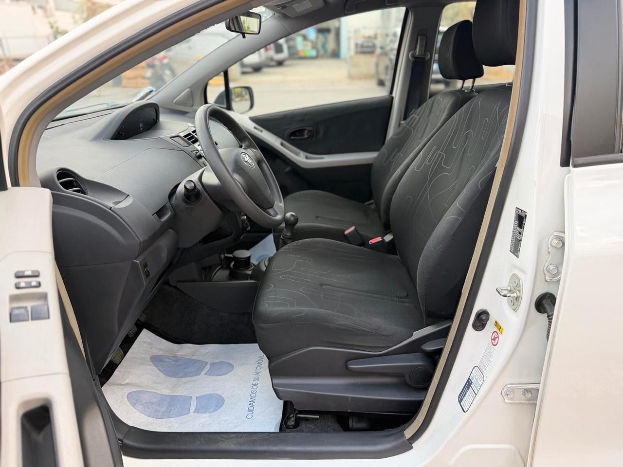 Toyota Yaris 1.0 5 porte Now