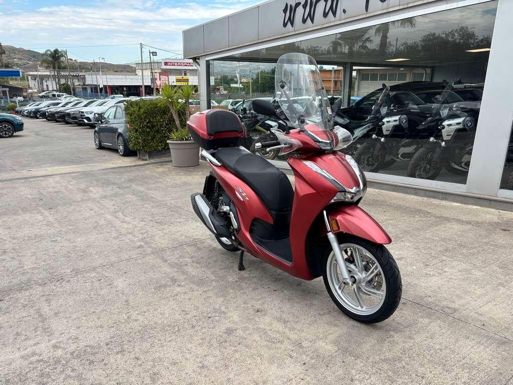 Honda SH 350 2021 / KM 26.000 Tuo a solo 36 Euro al mese