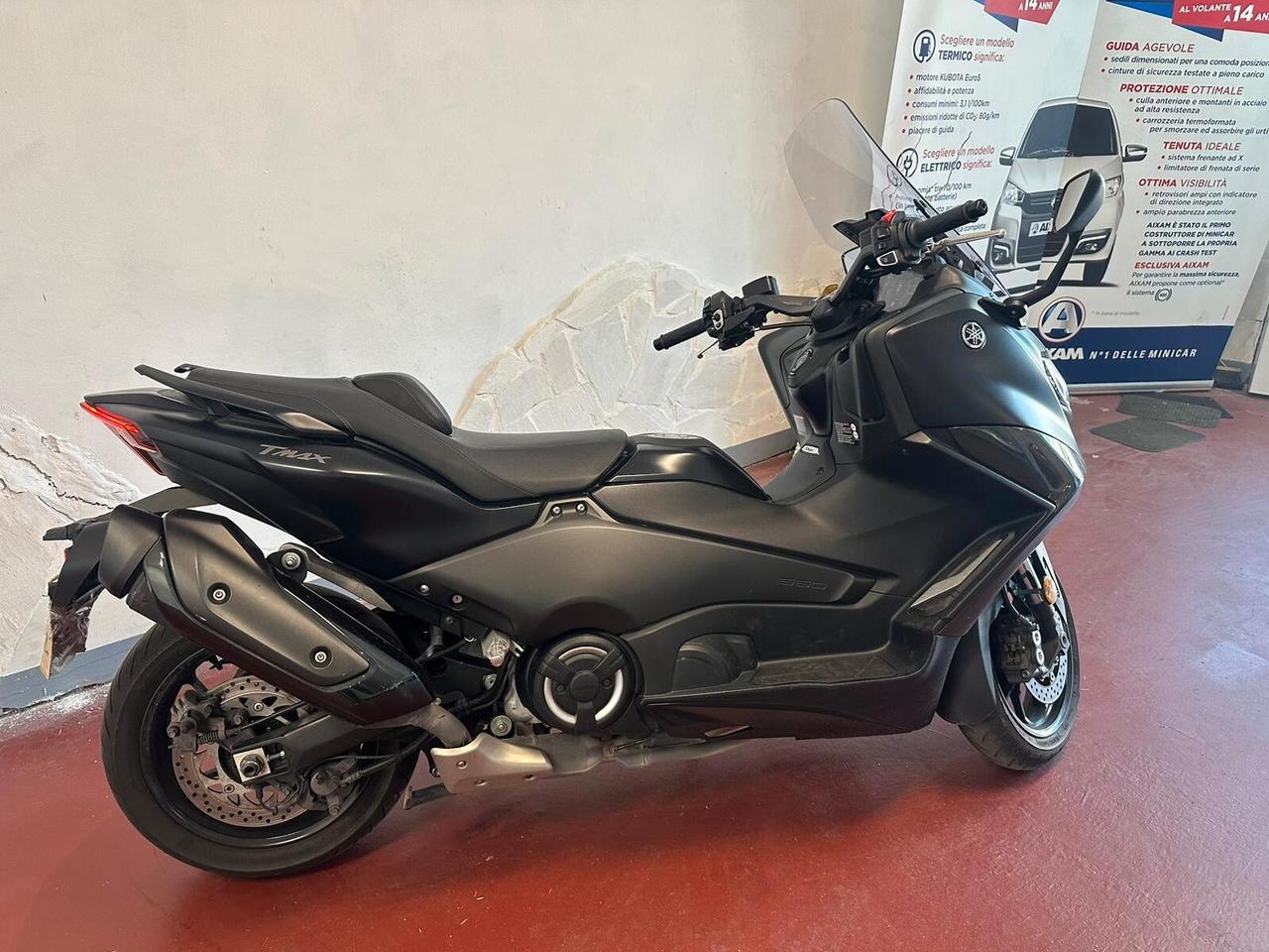 YAMAHA T-Max 560