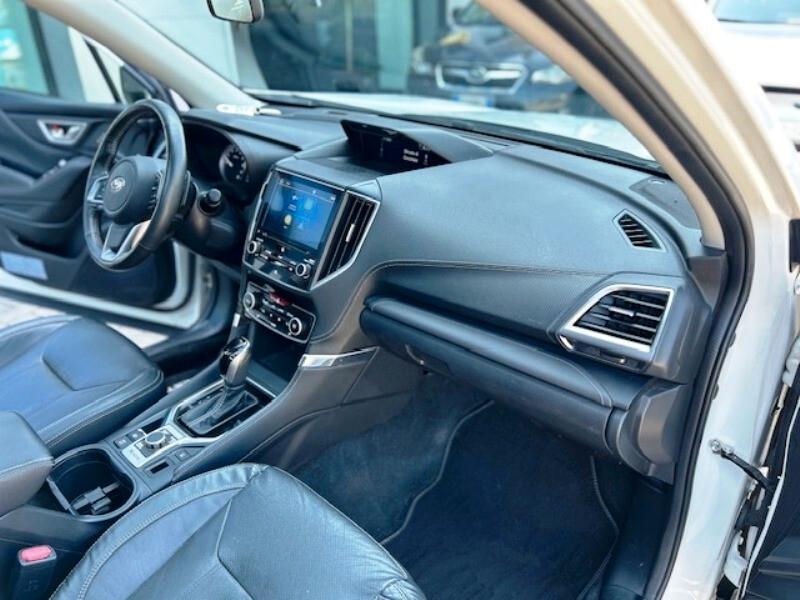 Subaru Forester 2.0 e-Boxer MHEV CVT Lineartronic Premium - Unico propietario -