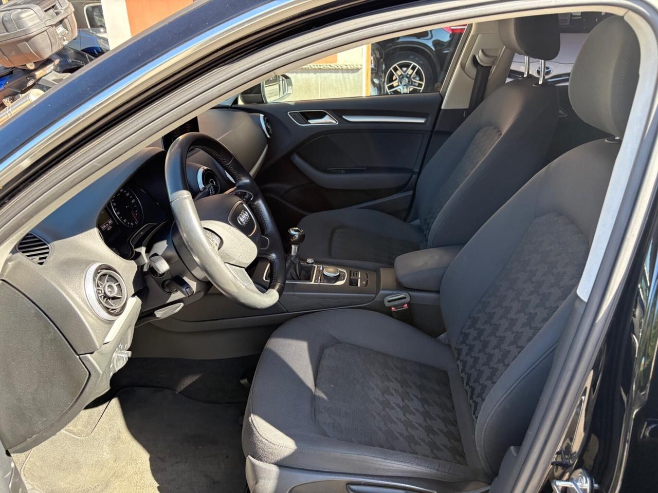 Audi A3 1.6 TDI clean diesel Ambition 110cv 2015