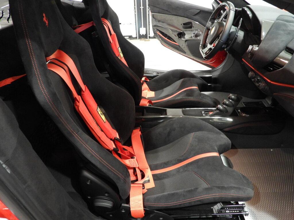 Ferrari 488 Coupe 3.9 Pista F1