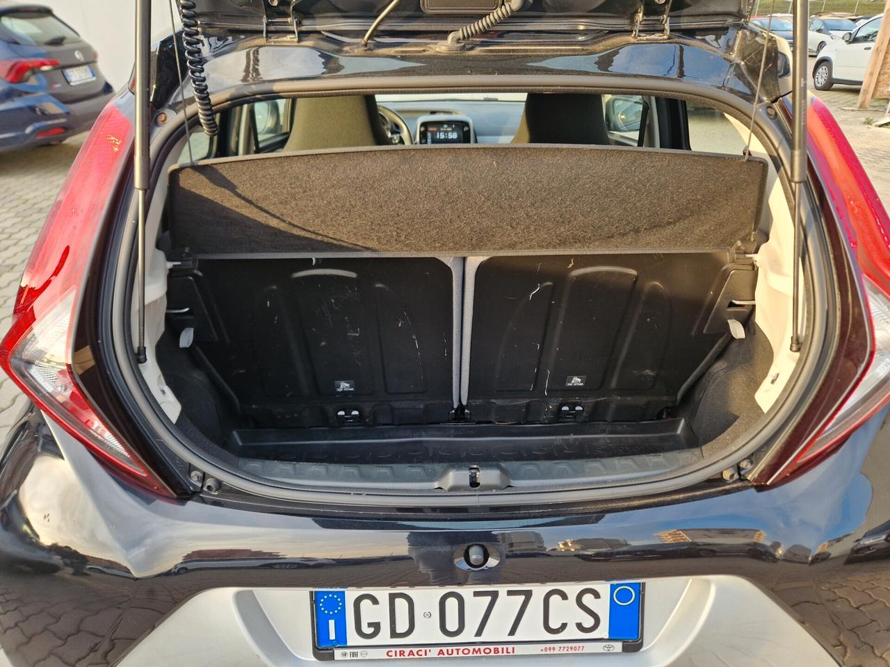 Toyota Aygo Connect 1.0 VVT-i 72 CV 5p x-play