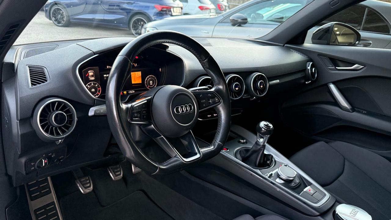 AUDI TT 2.0 TDI COUPE' TOTAL BLACK