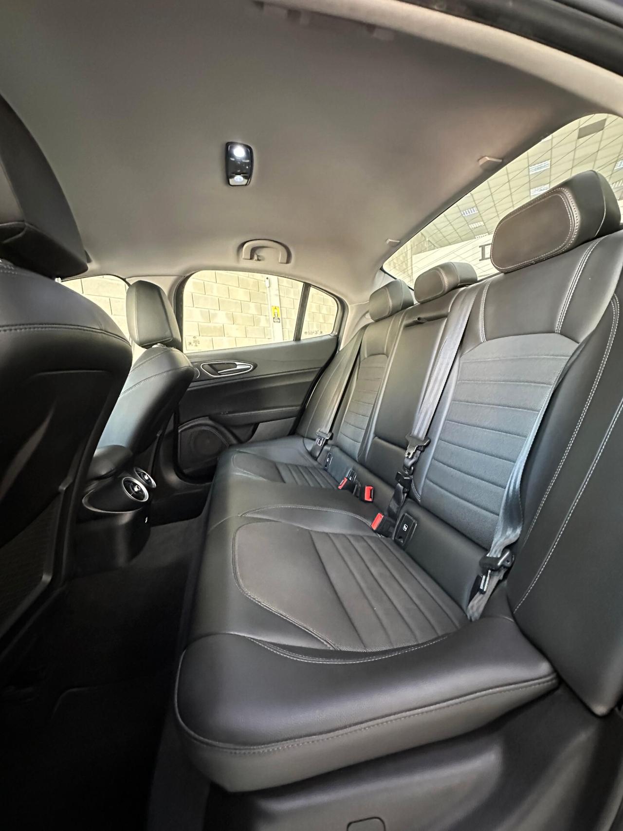 Alfa Romeo Giulia 2.2 Turbodiesel Q4 190 CV AT8 Lusso