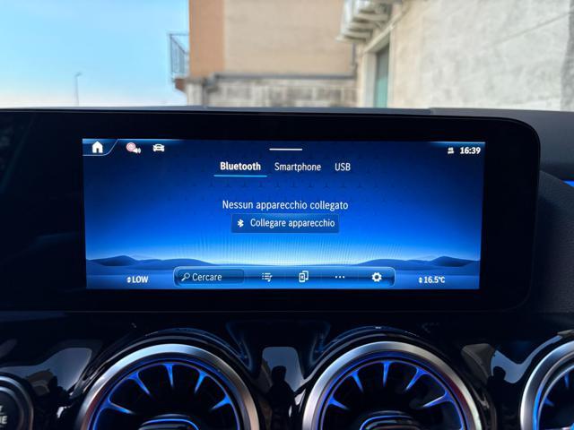 MERCEDES-BENZ GLA 200 d Automatic Premium Amg PACK NIGHT