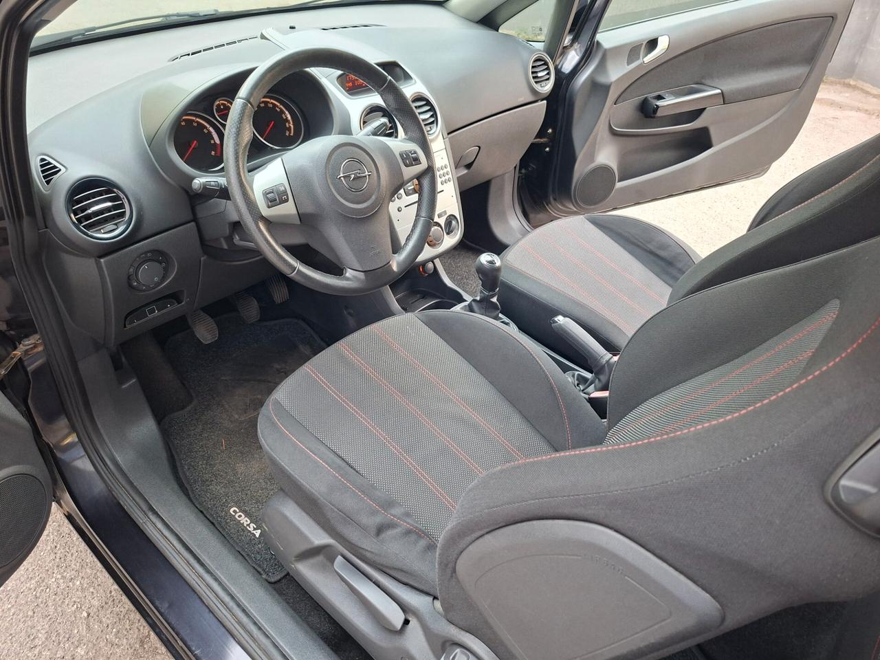 Opel Corsa 1.2 3 porte Sport