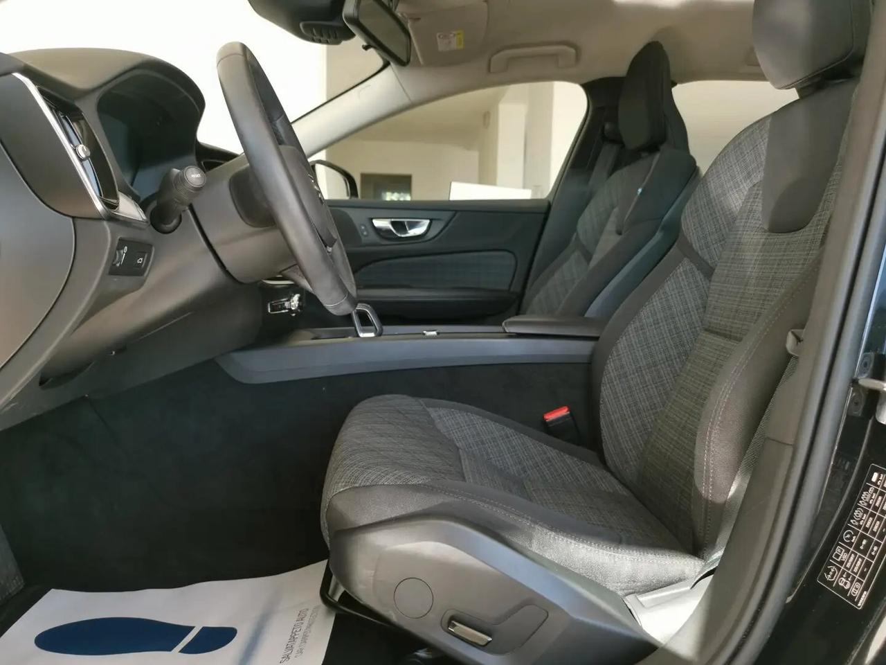 Volvo V60 B4 (d) Geartronic Momentum Business