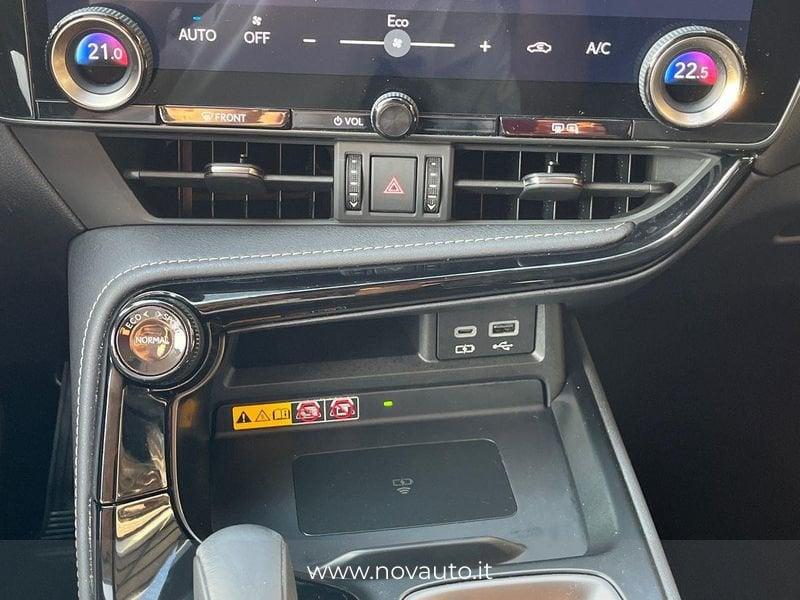 Lexus NX Hybrid Premium 4WD MY22