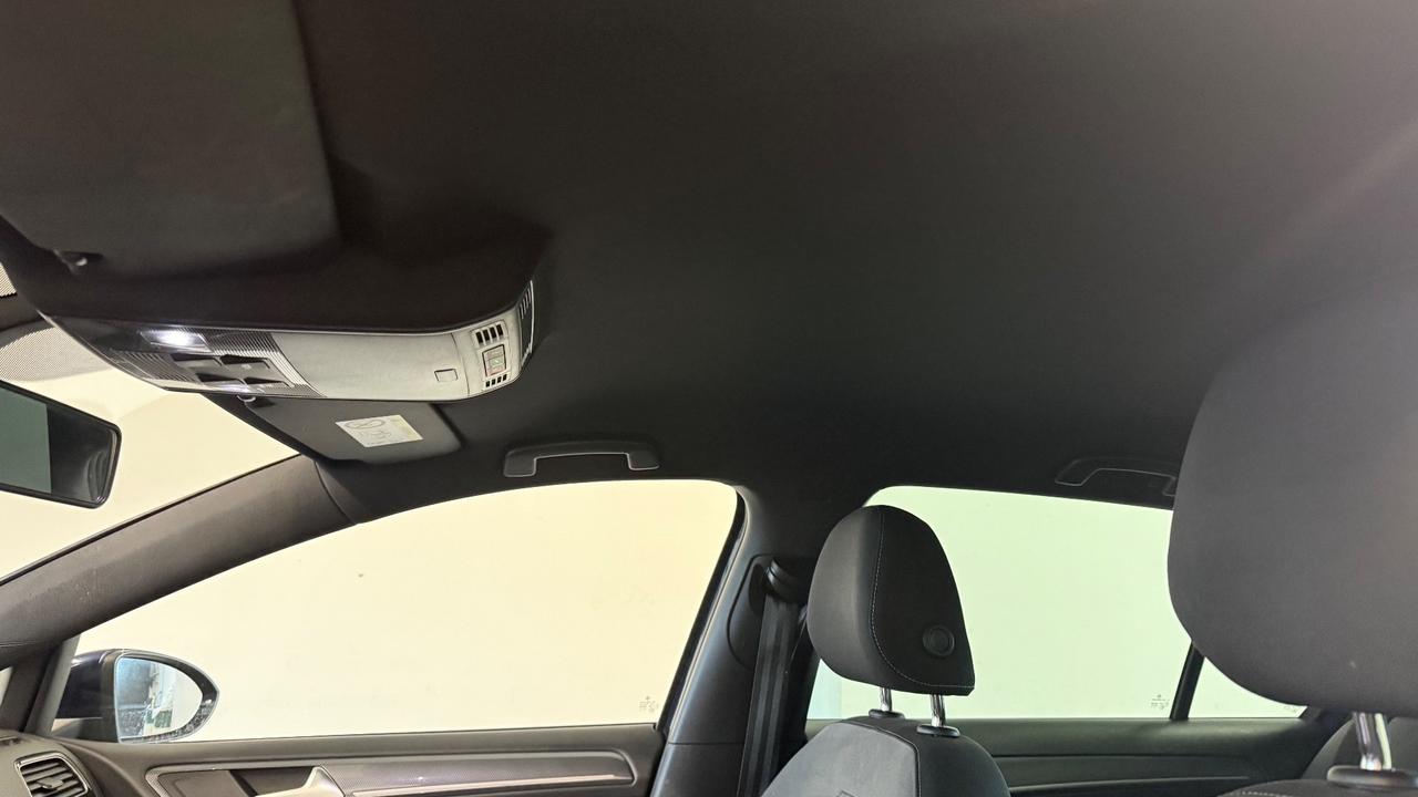 Volkswagen Golf 1.0 TSI 115 CV 5p. Sport R LINE