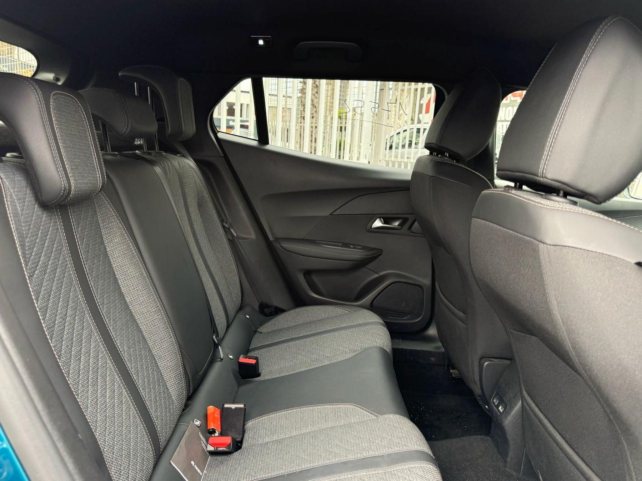 Peugeot 2008 2025 BENZINA 130CV S&S AUTOMATICA Allure 17000KM