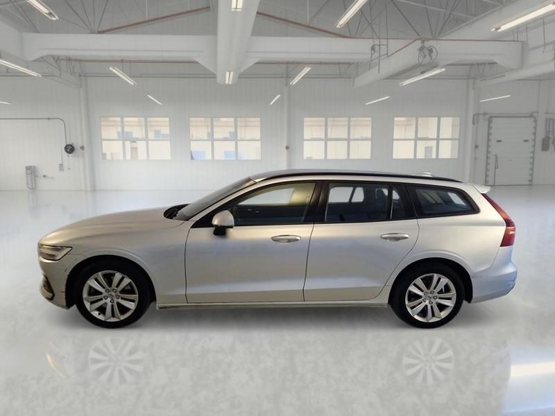 VOLVO V60 B4 D autom. Momentum Business WAGON