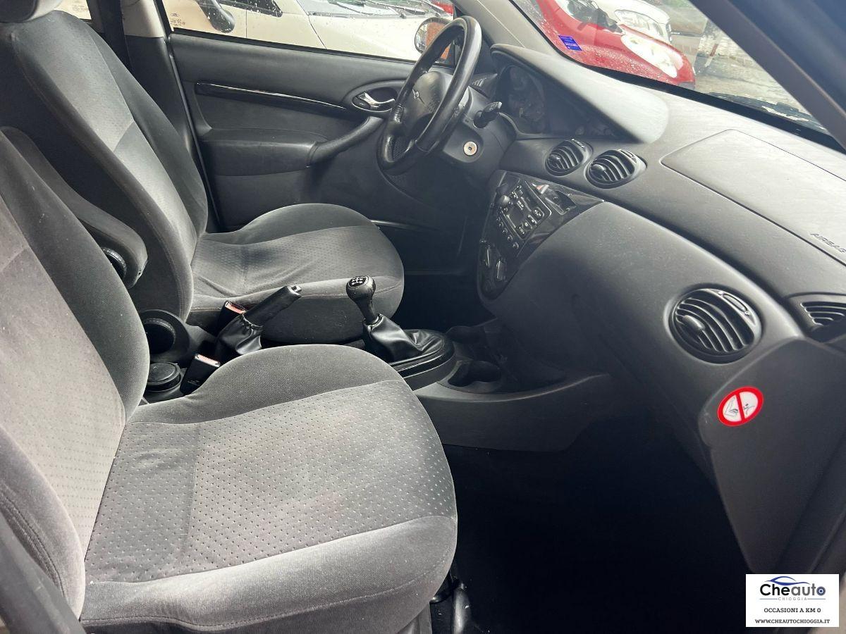 FORD - Focus - 1.6i 16V 5p. Ambiente