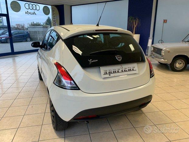 LANCIA Ypsilon 1.2 69 CV 5 porte S&S Silver