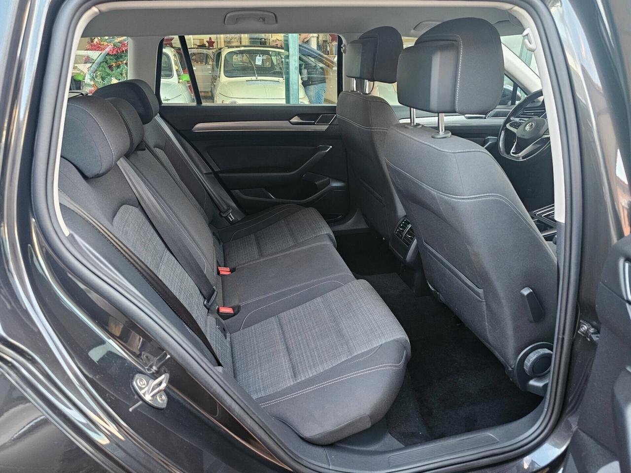 Volkswagen Passat Variant 1.6 TDI SCR DSG Business