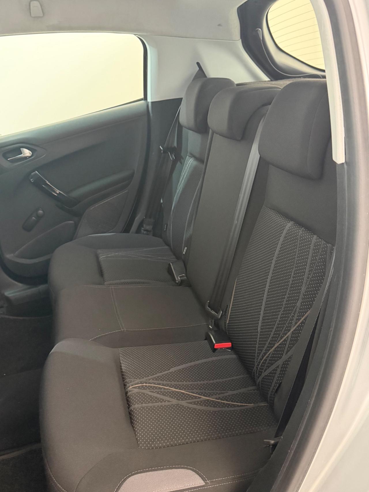 Peugeot 208 1.4 diesel ALLURE
