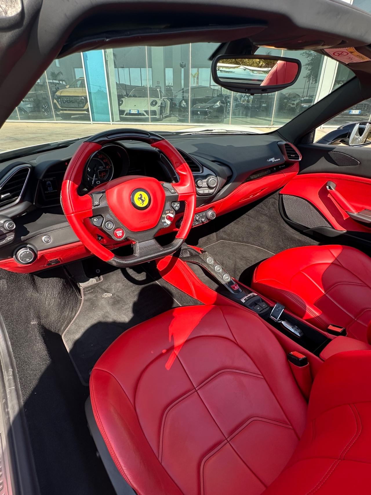 Ferrari 488 Spider 3.9 dct possibilità noleggio no scoring