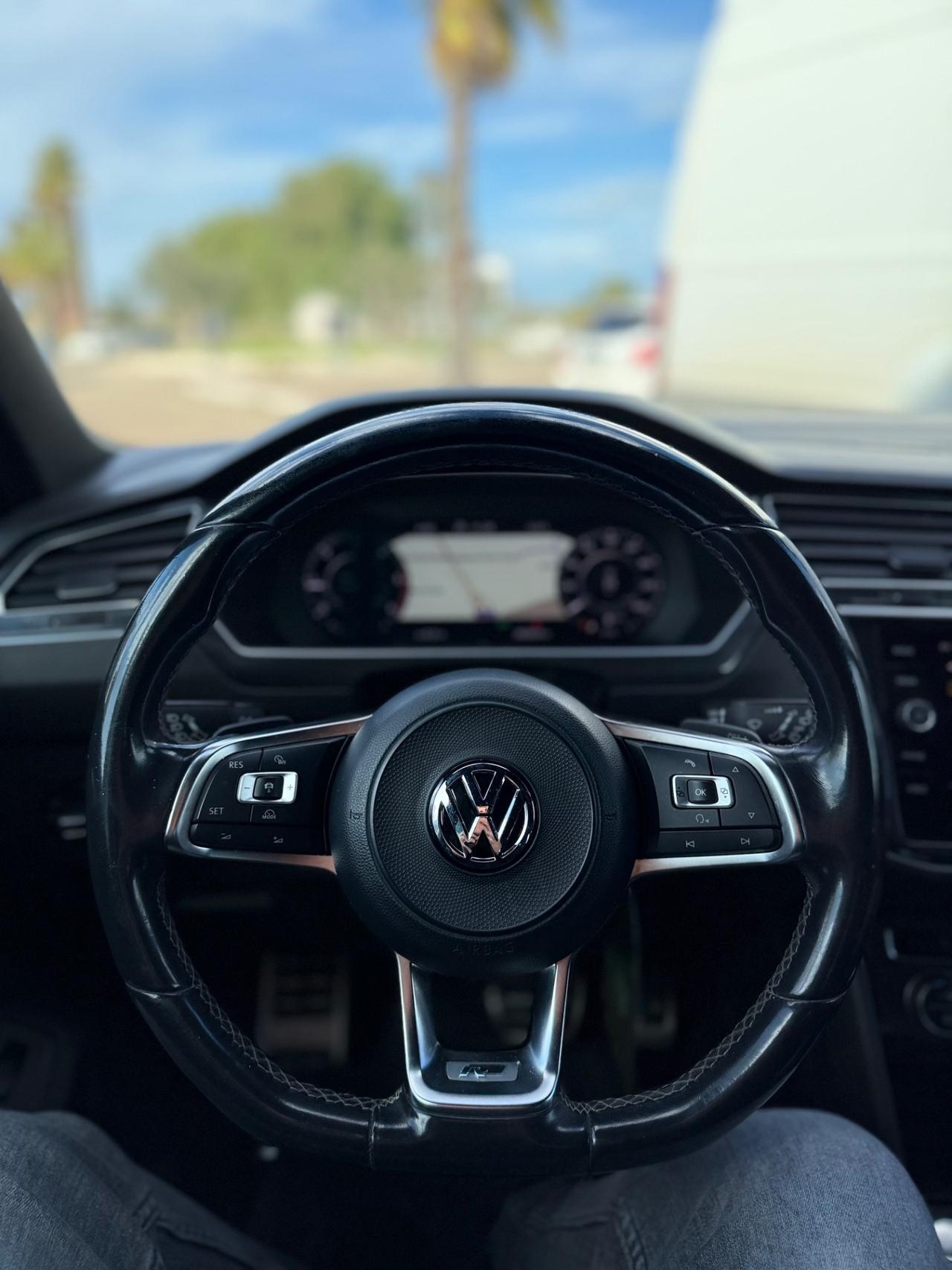 Volkswagen Tiguan 2.0 TDI SCR DSG 4MOTION R-Line – 110 kW