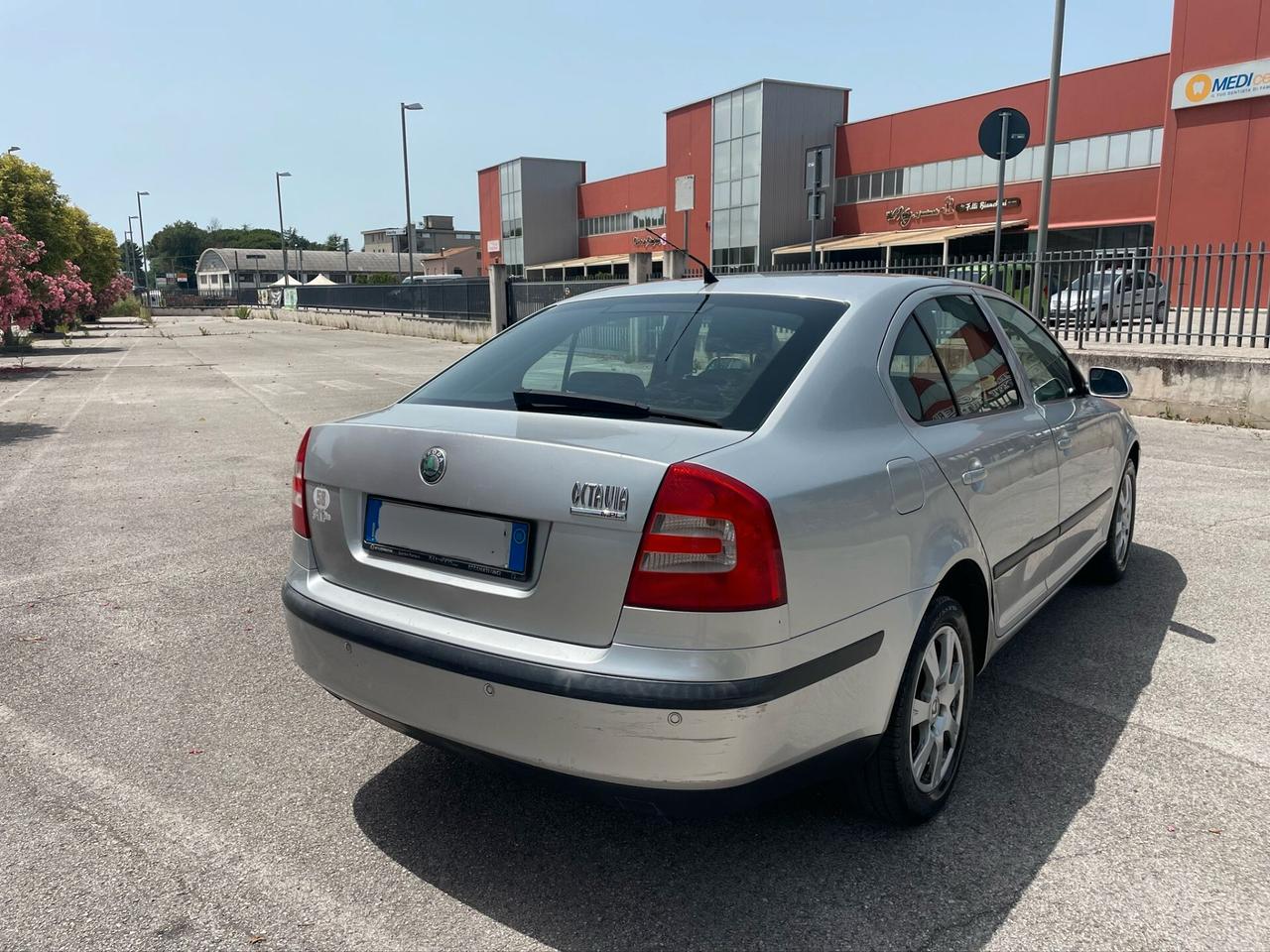 SKODA OCTAVIA 1.6 BENZ METANO 2006 12 MESI DI GARANZIA