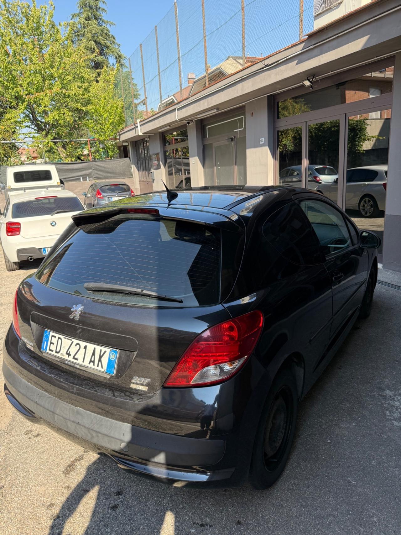 Peugeot 207 1.6 HDi 90CV 3p. 99g