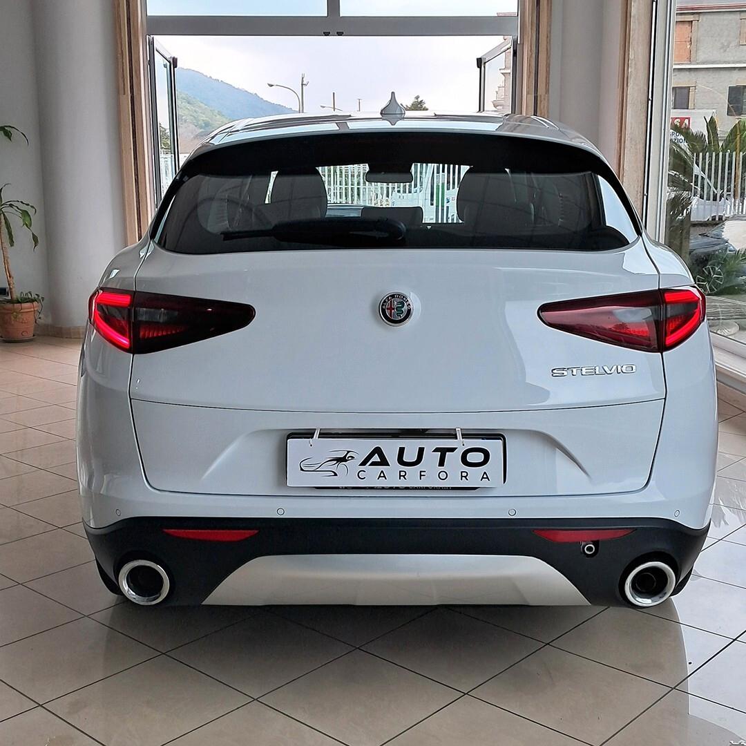 Alfa Romeo Stelvio 2.2 Turbodiesel 180 CV AT8 RWD Super