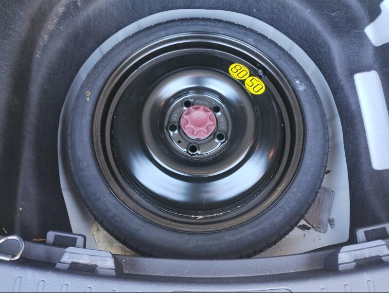 Toyota Corolla 1.8 HYBRID FULL LED+NAVI+RCAM+PRIVACY+CRUISE+ADAS