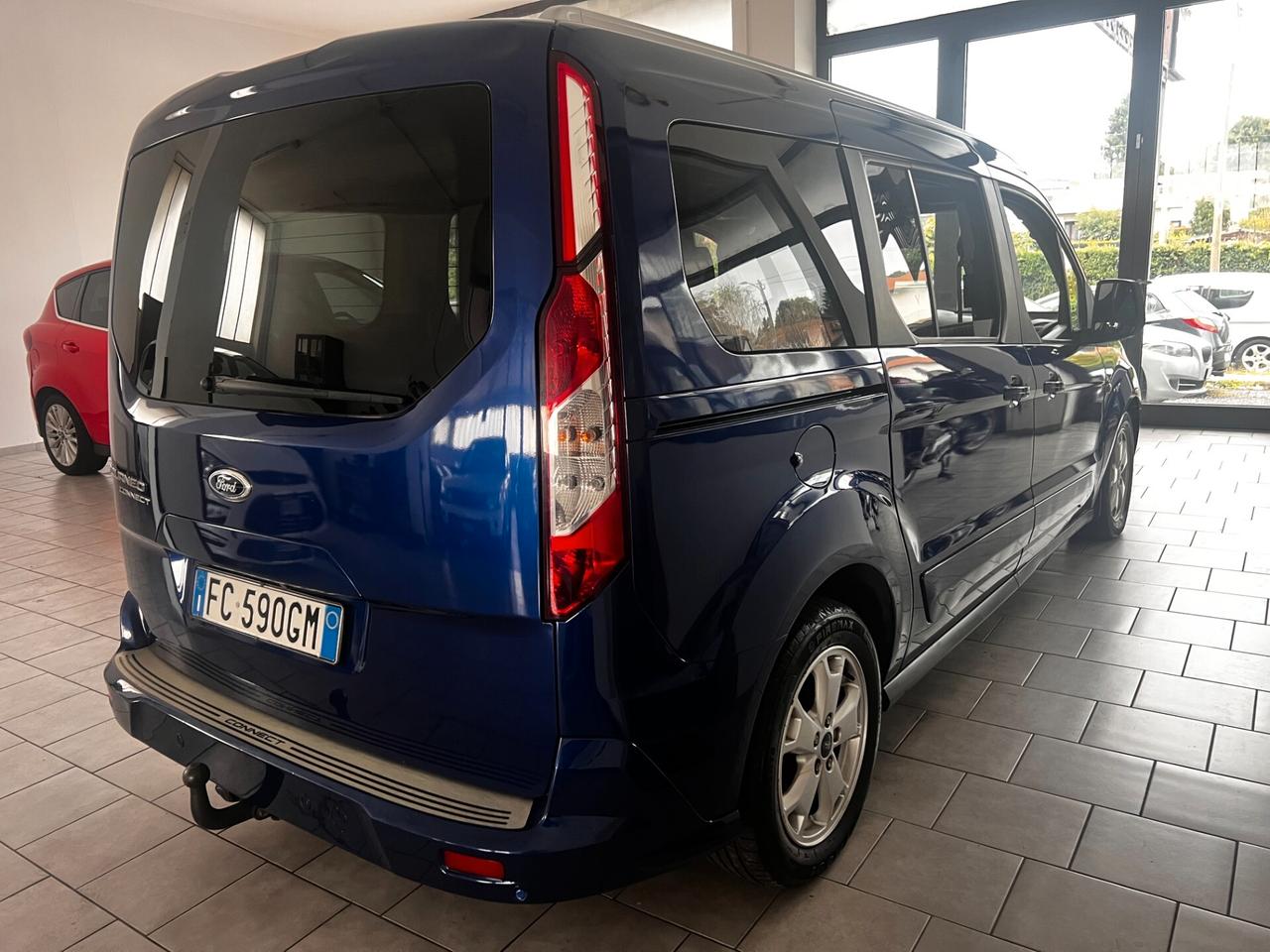 Ford Tourneo Connect 1.5 TDCi 120 CV Powershift Titanium