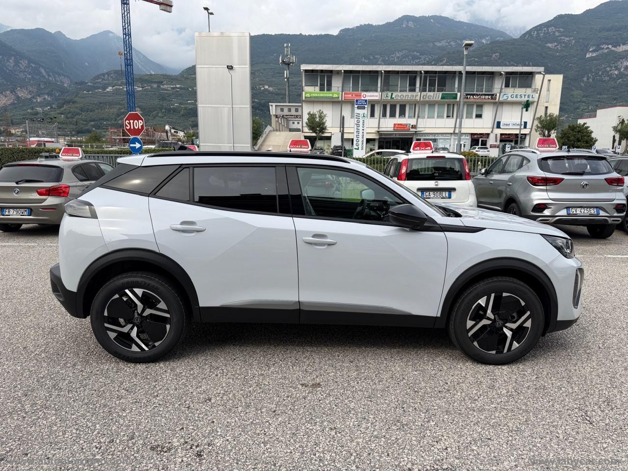 PEUGEOT 2008 PureTech 100 S&S Allure