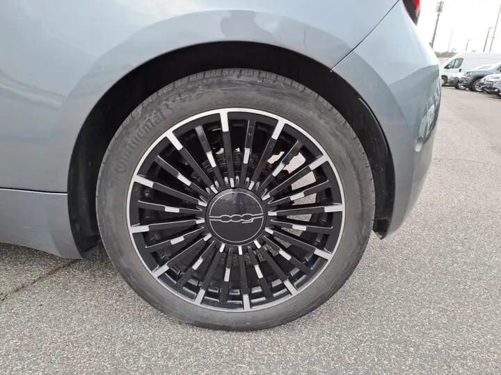 Fiat 500 Elettrica La Prima