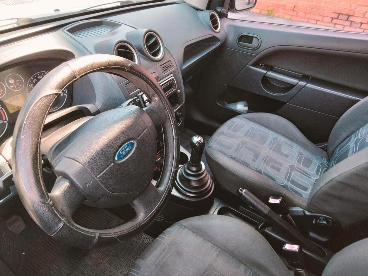Ford Fiesta 1.4 TDCi 5p. Ghia