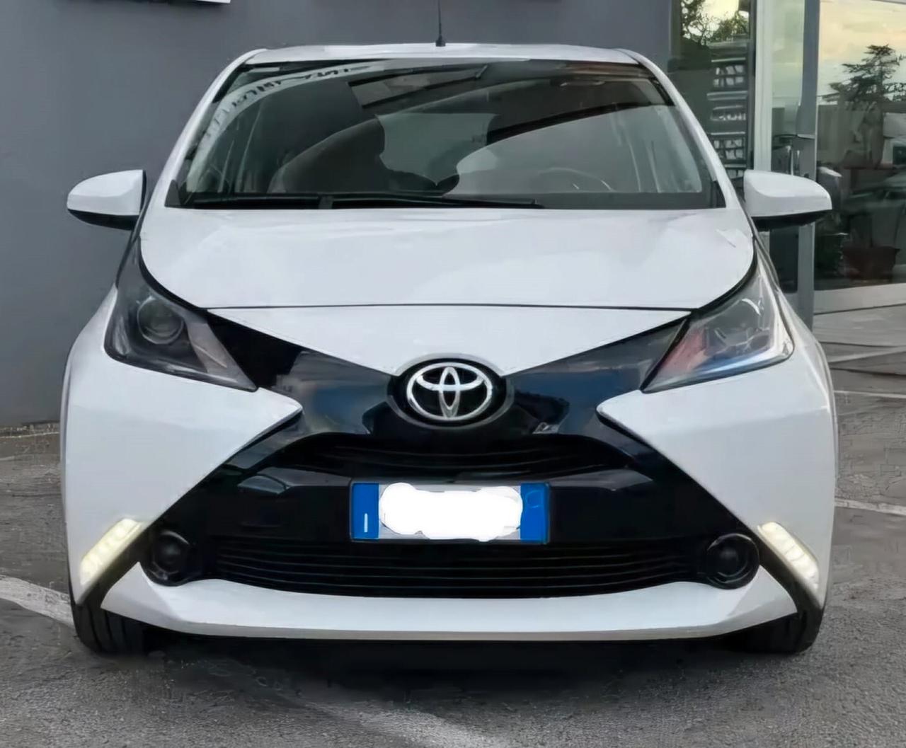 Toyota Aygo 1.0cc 68CV 5 porte - UNICO PROPRIETARIO -