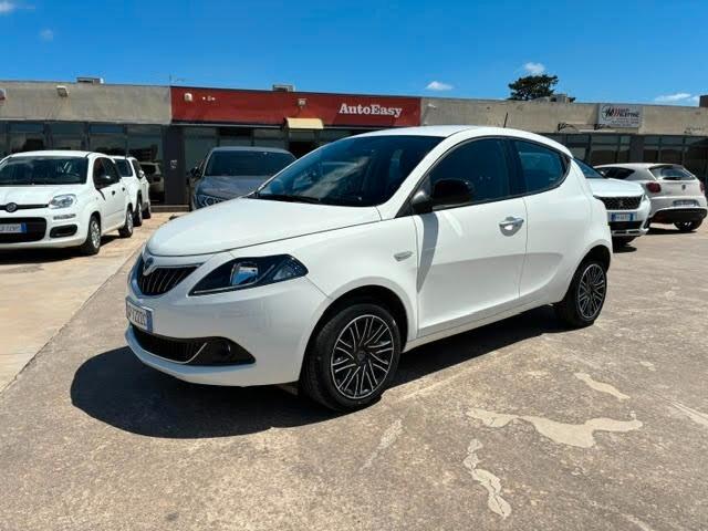 Lancia Ypsilon 1.0 FireFly 5 porte S&S Hybrid Gold