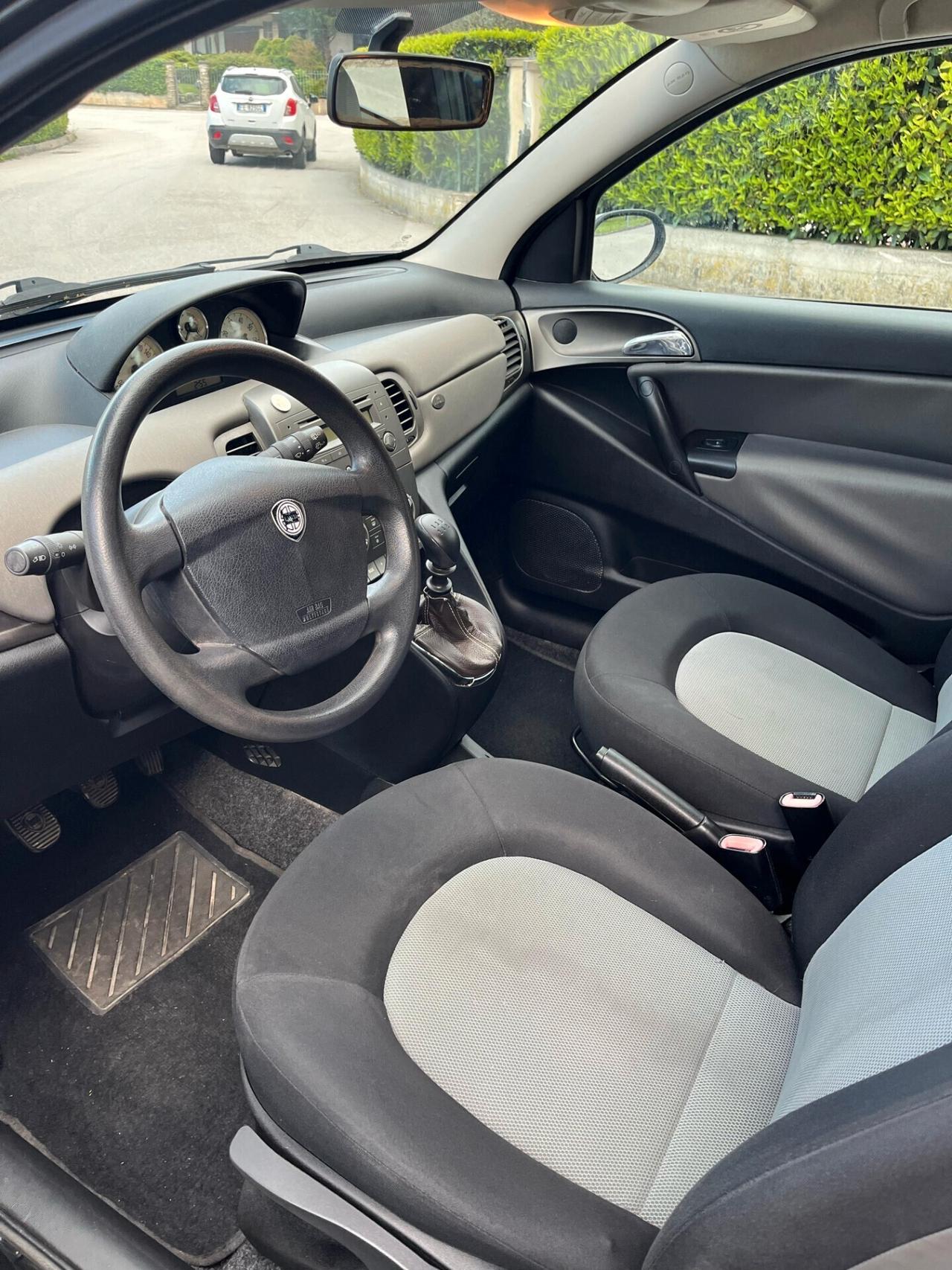 Lancia Ypsilon Benzina