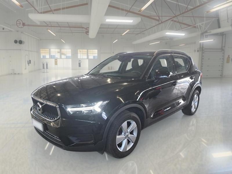 VOLVO XC40 T2 Momentum Core