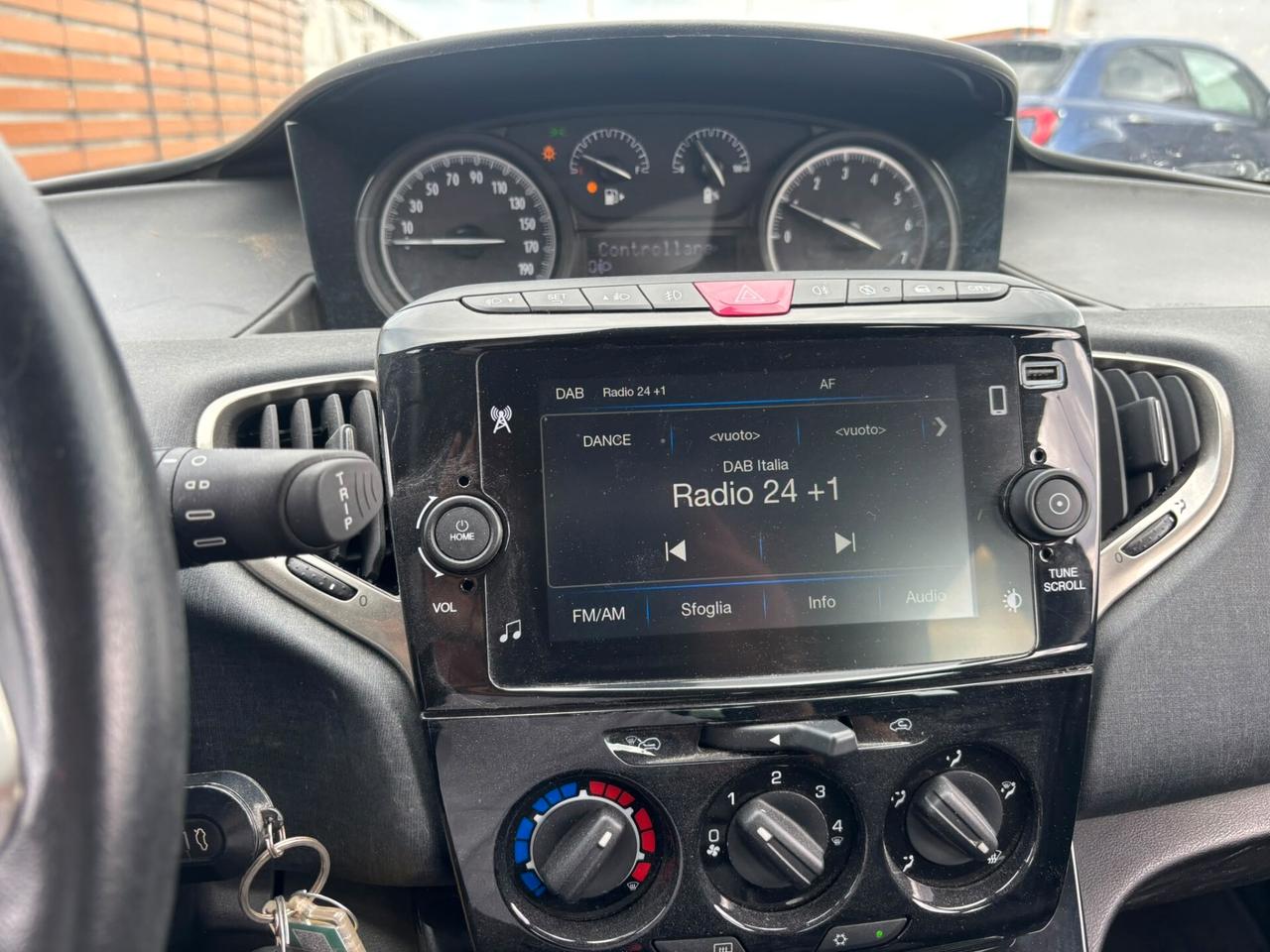 Lancia Ypsilon 1.0 FireFly 5 porte S&S Hybrid Gold Plus