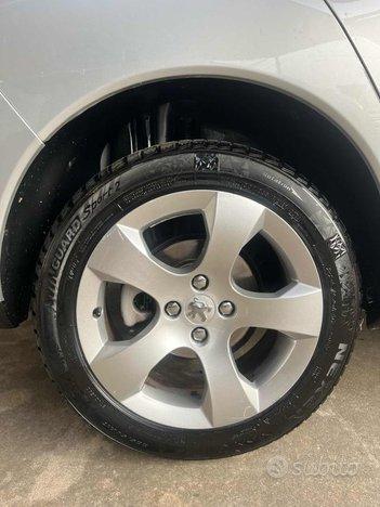 PEUGEOT 3008 2.0 HDi 150CV Business