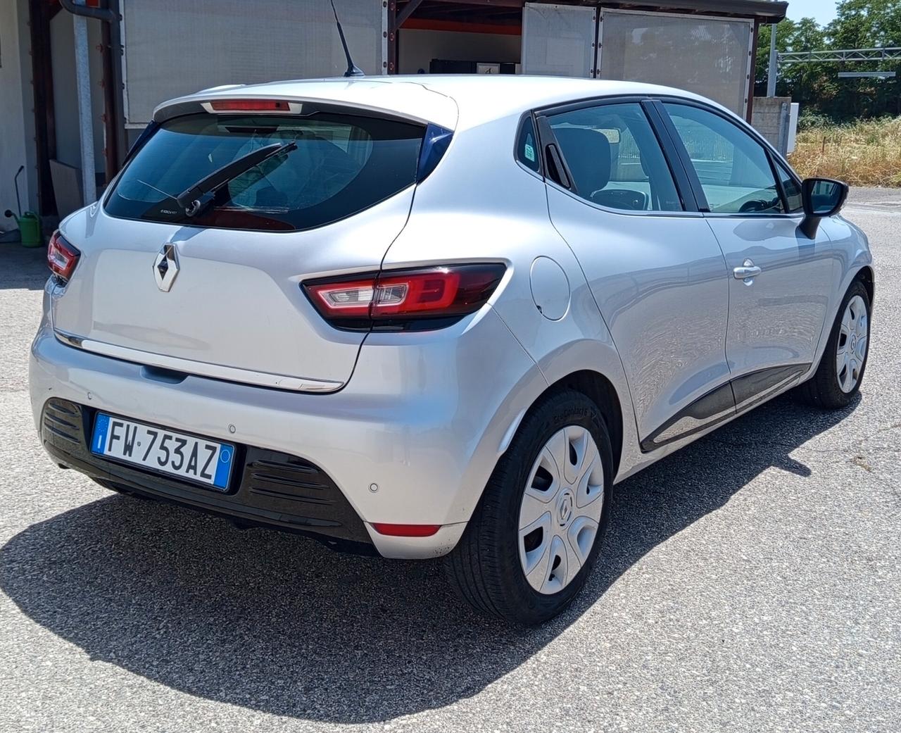 Renault Clio dCi 8V 75 CV 5 porte Moschino Life