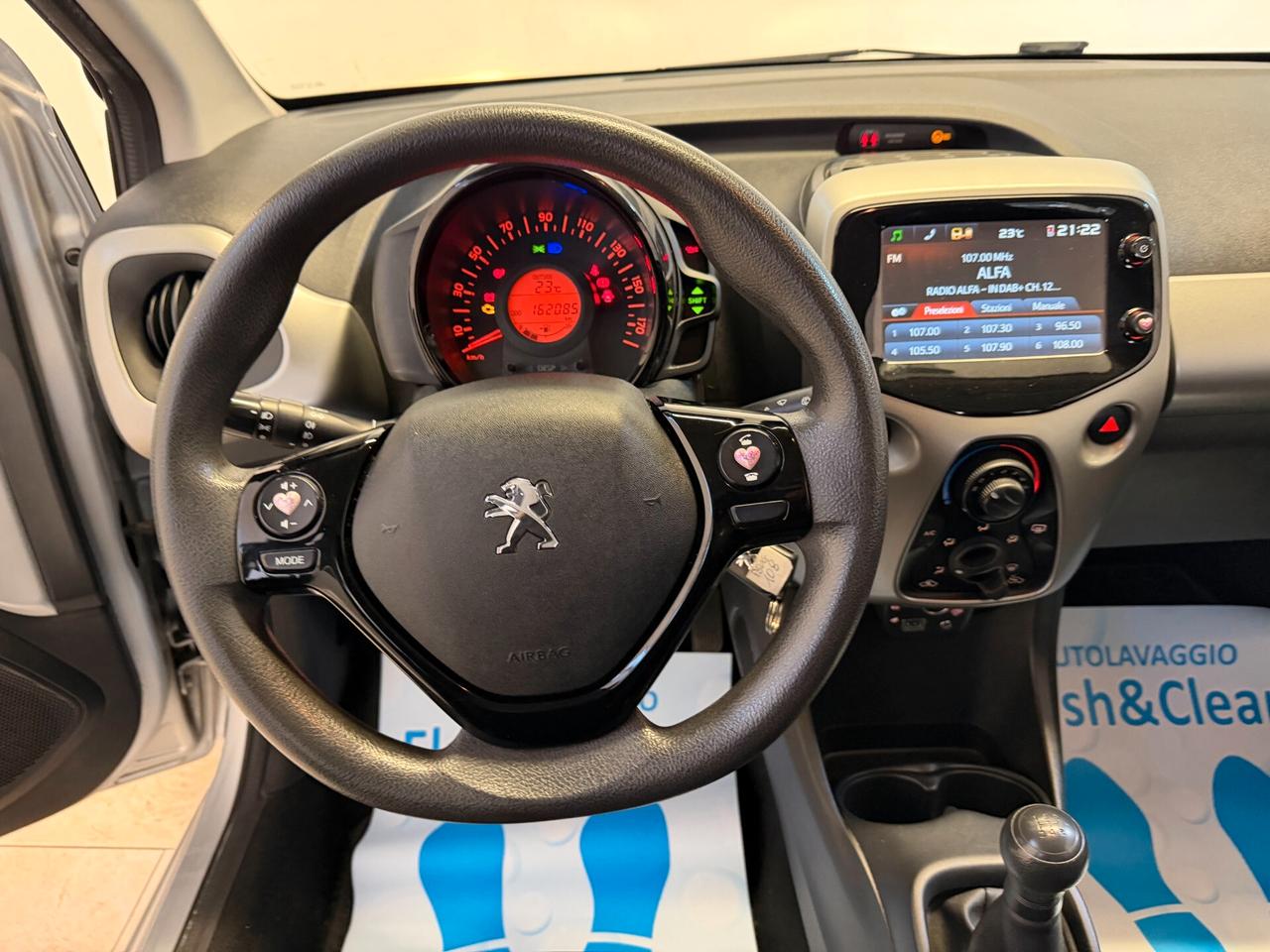 Peugeot 108 5P 1.0 68 CV Allure FULL OPT FRIZIONE NEOPATENTATI TAGLIANDATA