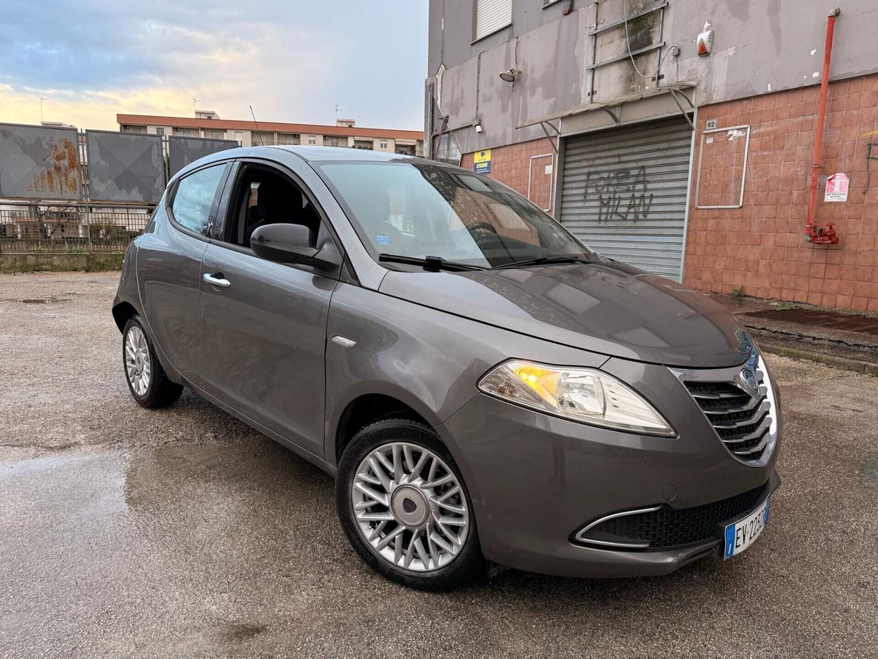 Lancia Ypsilon 1.3 MJT 16V 95 CV 5 porte IN PERFETTE CONDIZIONI