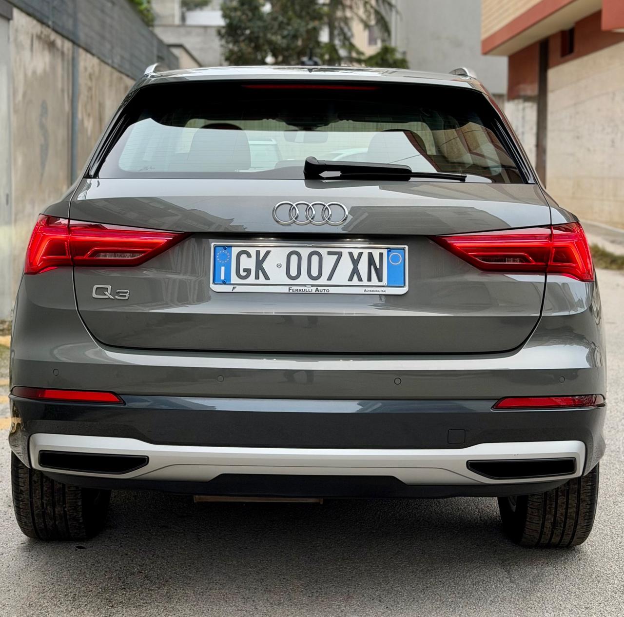 Audi Q3 35 2.0 Tdi 150CV STronic FARI FUL LED