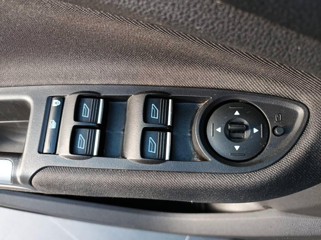 Ford C-Max 1.5 tdci Business 120cv 7 POSTI