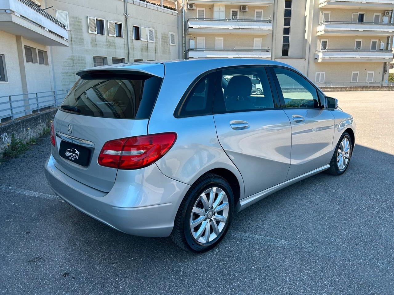 Mercedes-benz B 180 2012