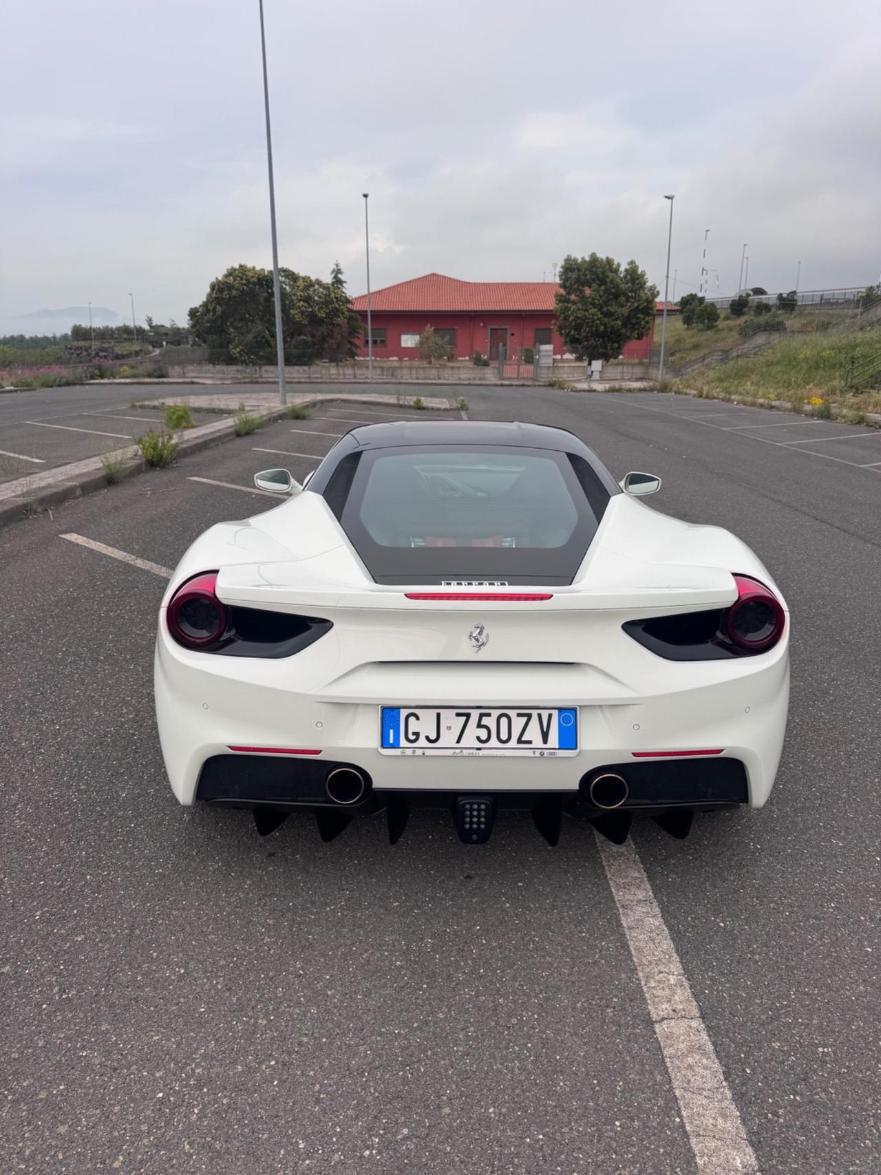 Ferrari 488 GTB PERMUTE iva book full lift carbonio